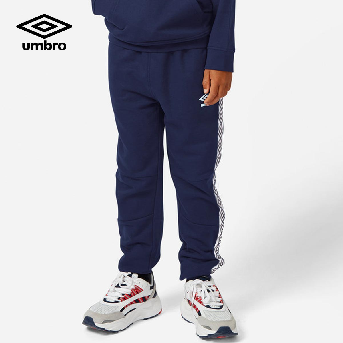 Umbro tracksuit best sale bottoms navy